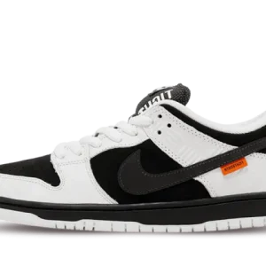 NIKE SB DUNK LOW TIGHTBOOTH