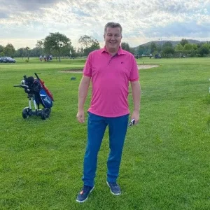 Pantalón técnico golf ultraligero, color petróleo, verano, hombre