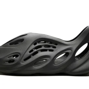 YEEZY FOAM RNNR CARBON